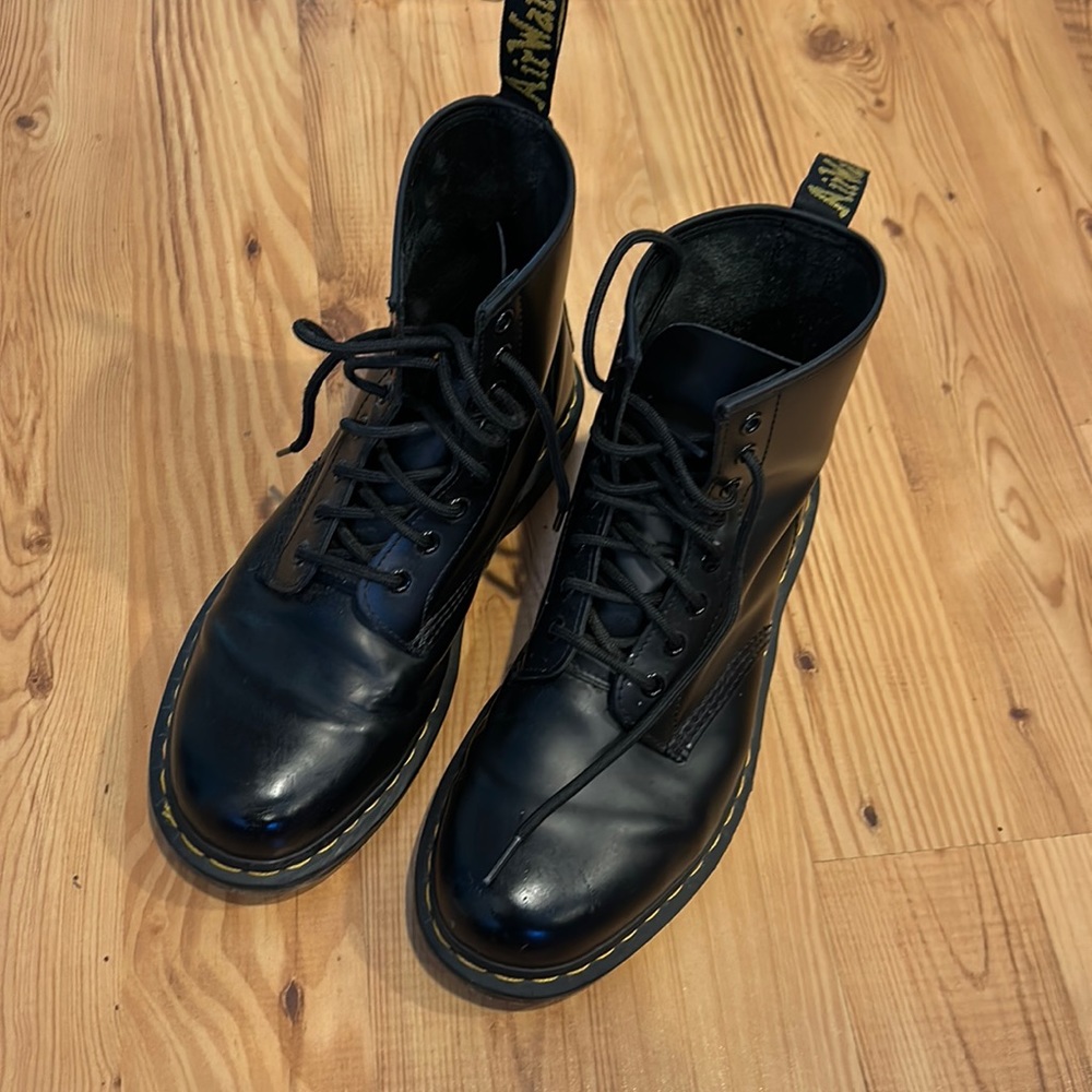 Doc Marten Dr Marten boots men sz 9 /women sz 10